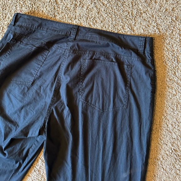 Eileen Fisher Women’s Capri Pants Black Size Large Pockets Business Ankle Zip - Picture 3 of 6